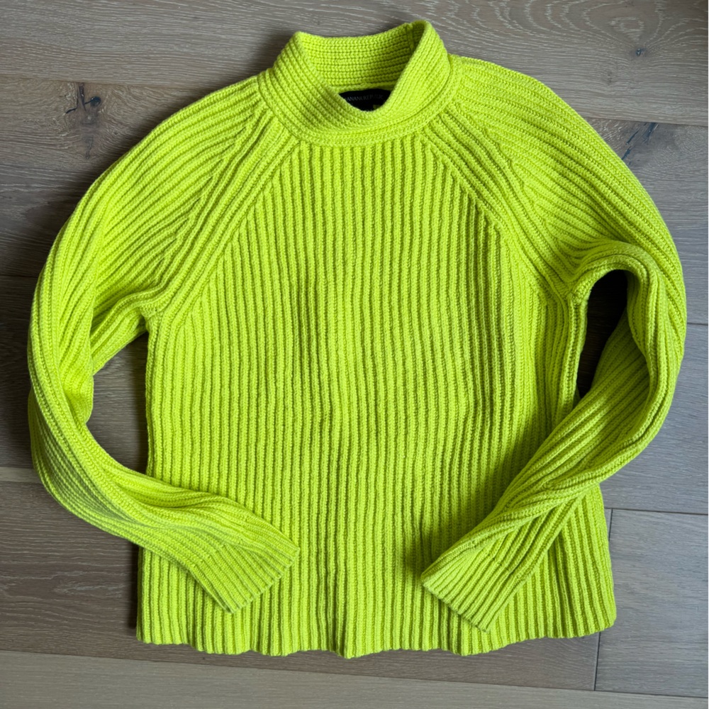 Banana Republic Size Medium Neon Green Sweater